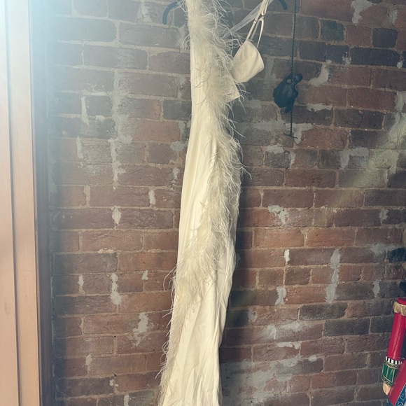 Melrose Haus: Calabasas Ivory Dress - Picture 5 of 8